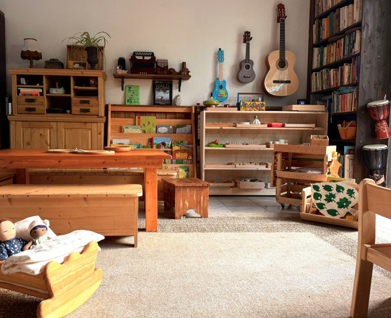 Essbereich, Bücherschätze und Angebotsregal